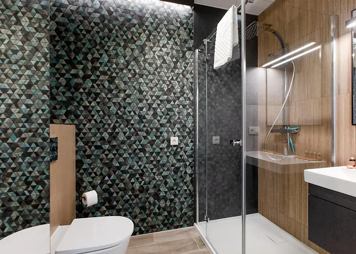 Hevenia 11 * רבאל